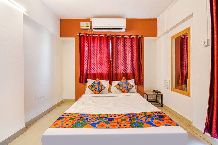 Room 14 of 18