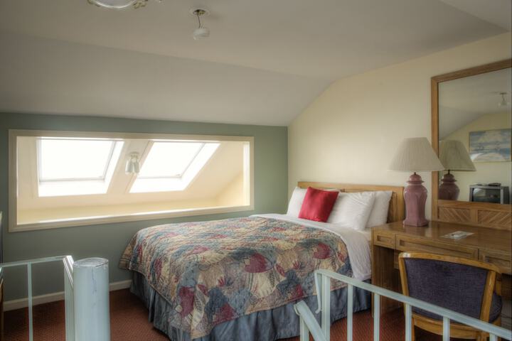 Room 13 of 87