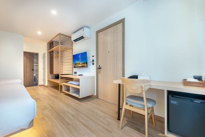 Room 14 of 90