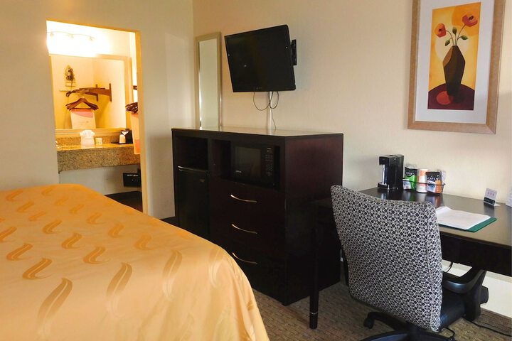 Room 4 of 22