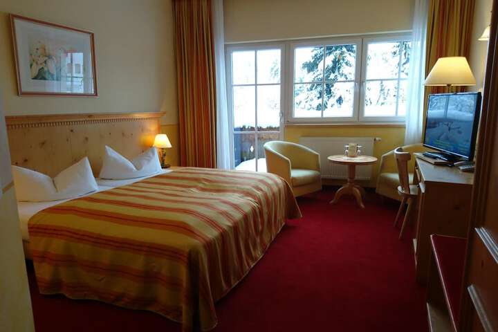 Room 12 of 76