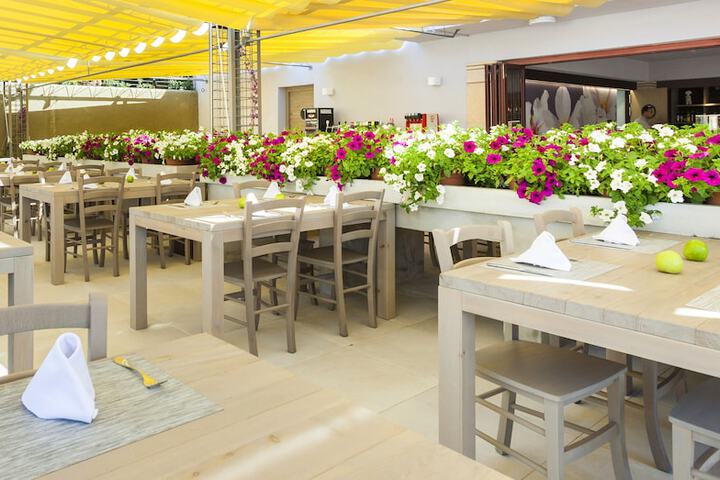 Dining 95 of 131