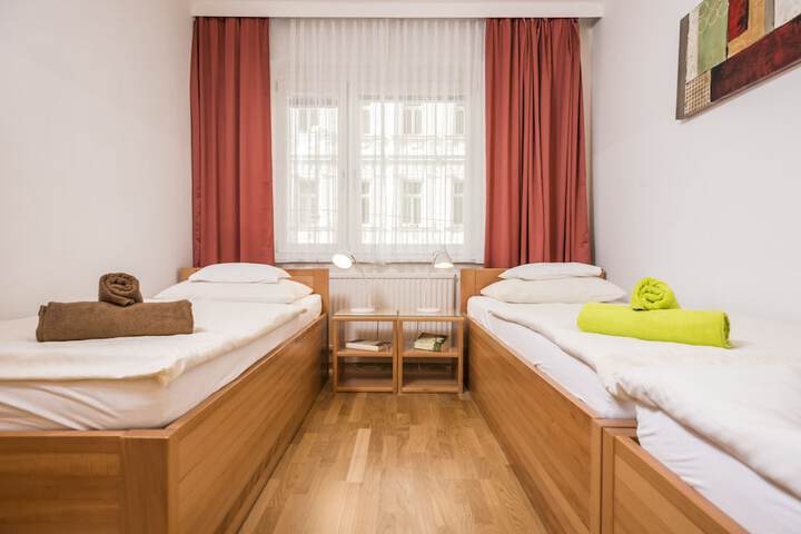 Room 4 of 235