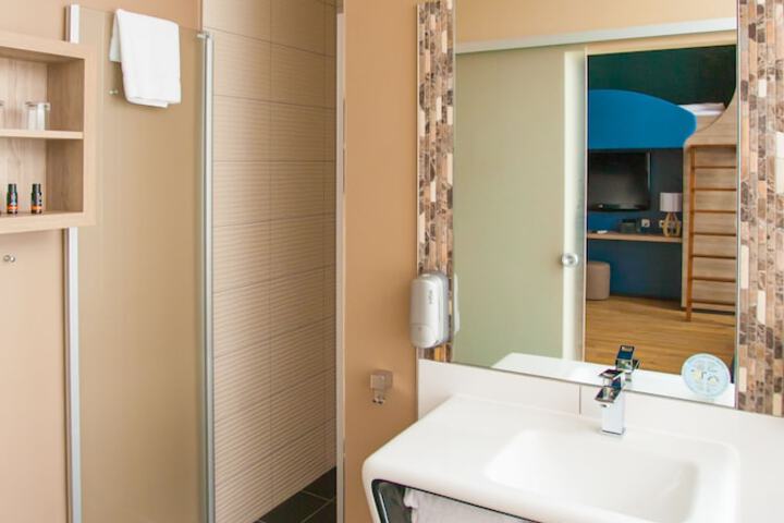 Room 58 of 131