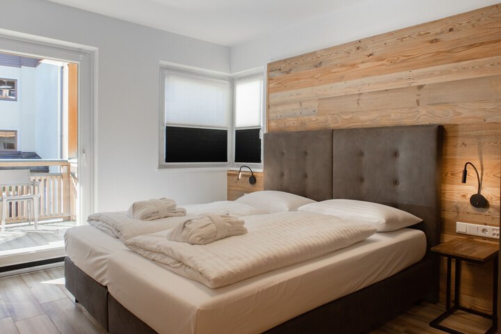 Room 11 of 52