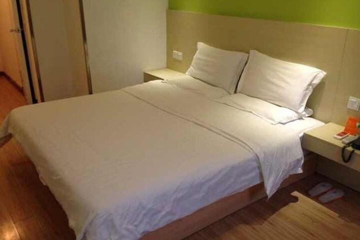 7 Days Inn Dalian Qian Shan Road Railway Station Food Street Branch
