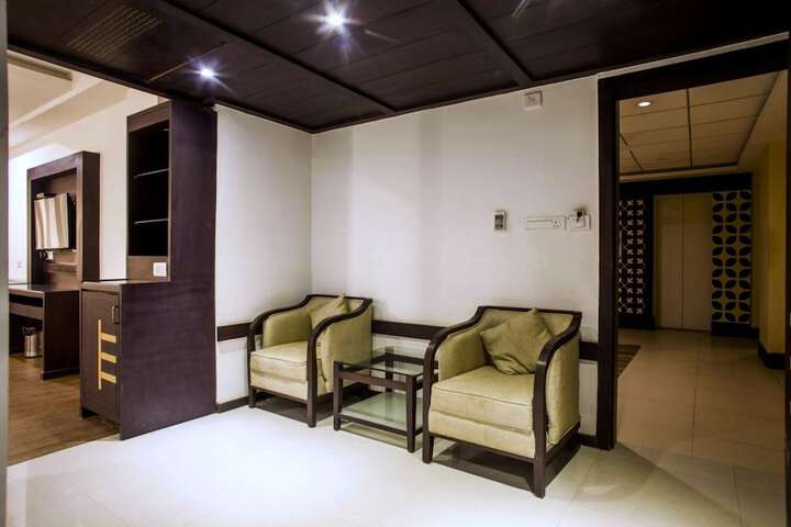 Room 10 of 23