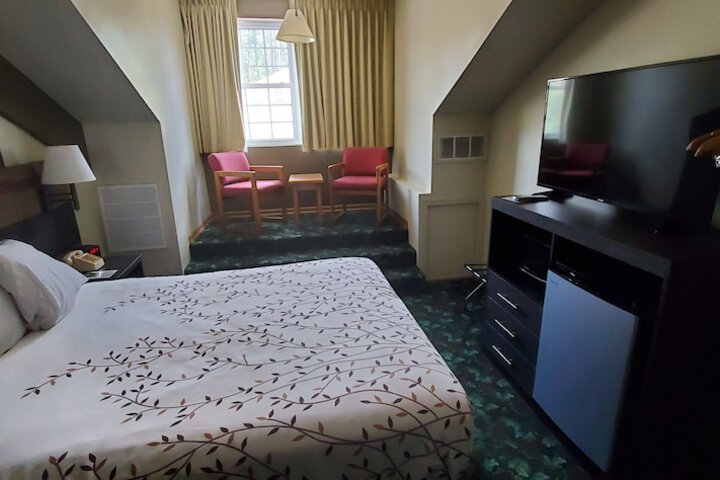 Room 36 of 79