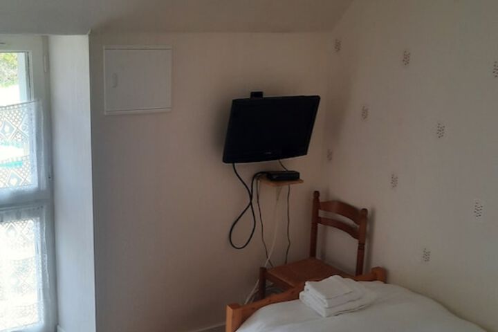 Room 2 of 21