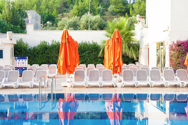 Pool 56 of 525
