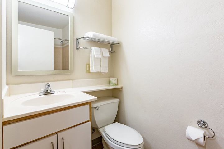 ADA Accessible Studio 1 Queen Bed (6 of 10)