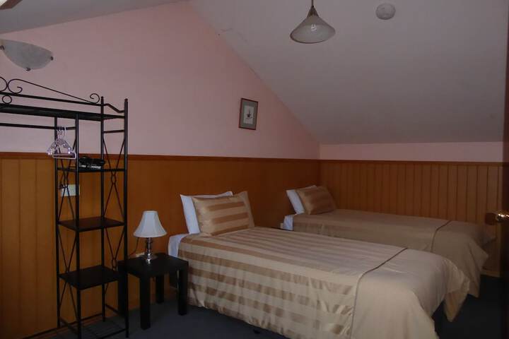 Room 6 of 46