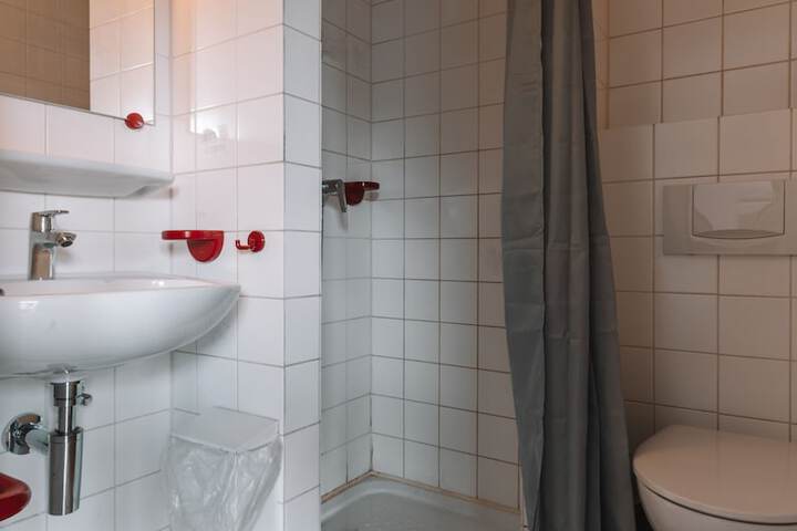 Room 12 of 22