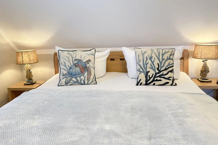 Room 3 of 10