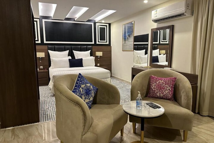 Room 8 of 25