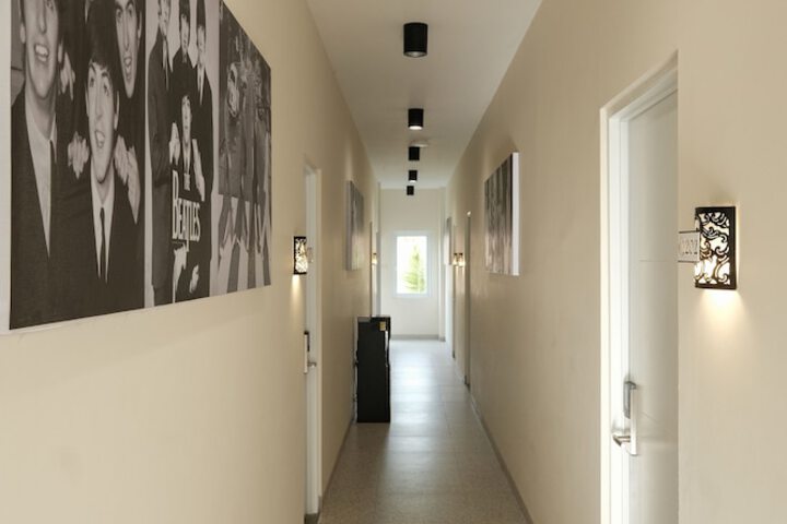 Ballroom/Hall 34 of 44