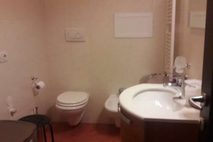 Room 49 of 63