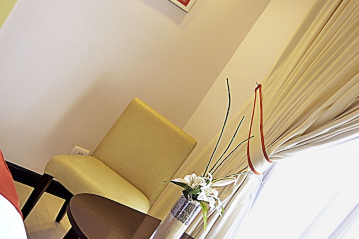 Room 53 of 161