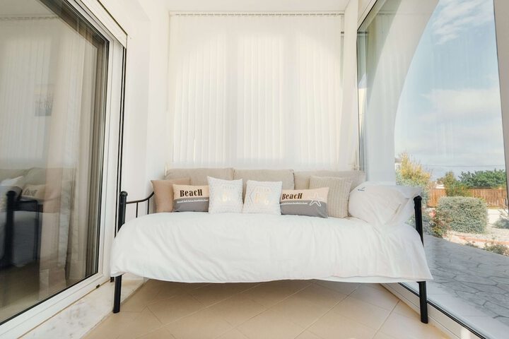 Room 2 of 30