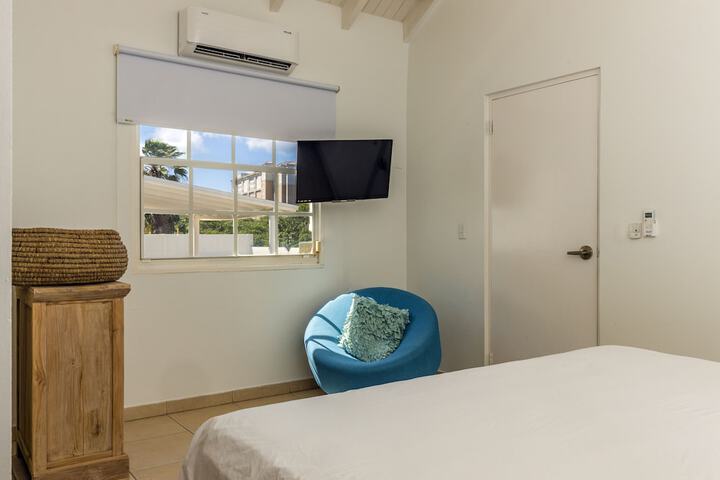 Room 34 of 118