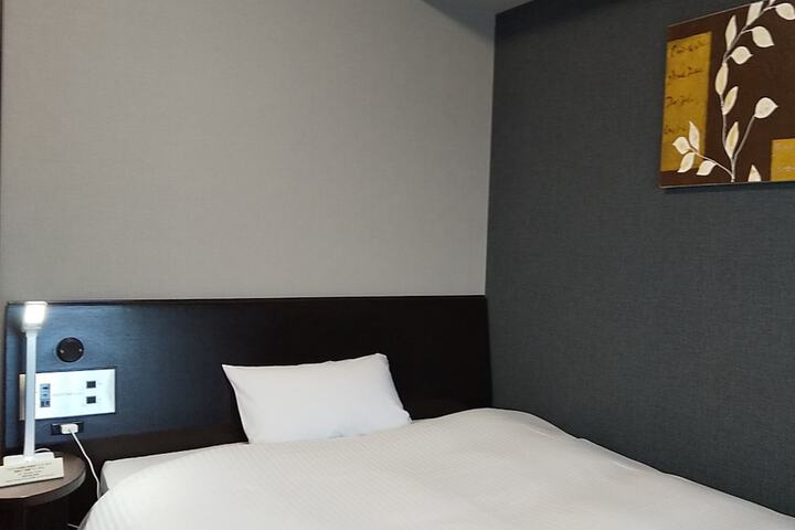 Room 2 of 24