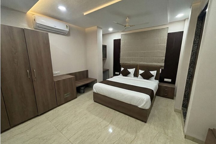 Room 19 of 42