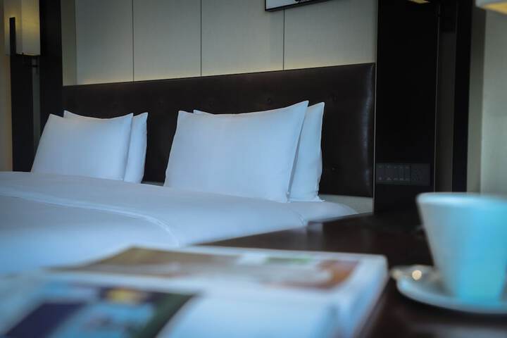 Room 27 of 49