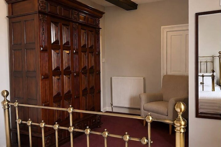 Room 11 of 47