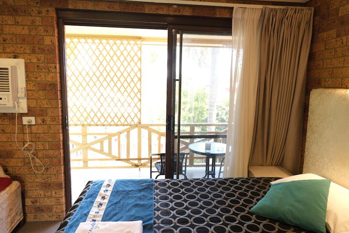 Room 9 of 169