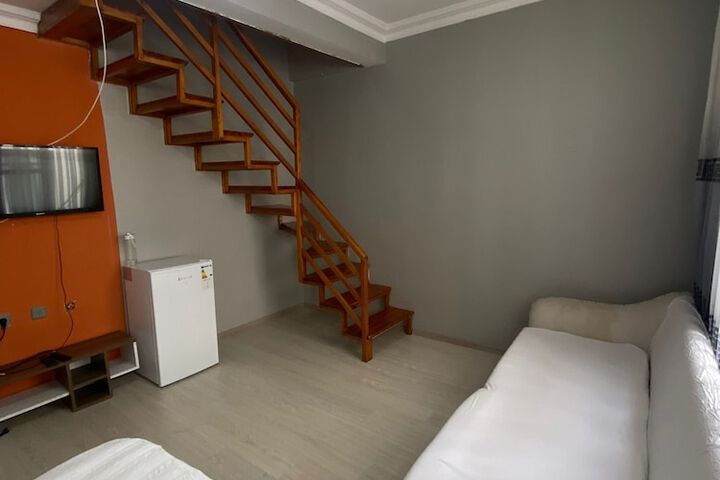 Room 11 of 24
