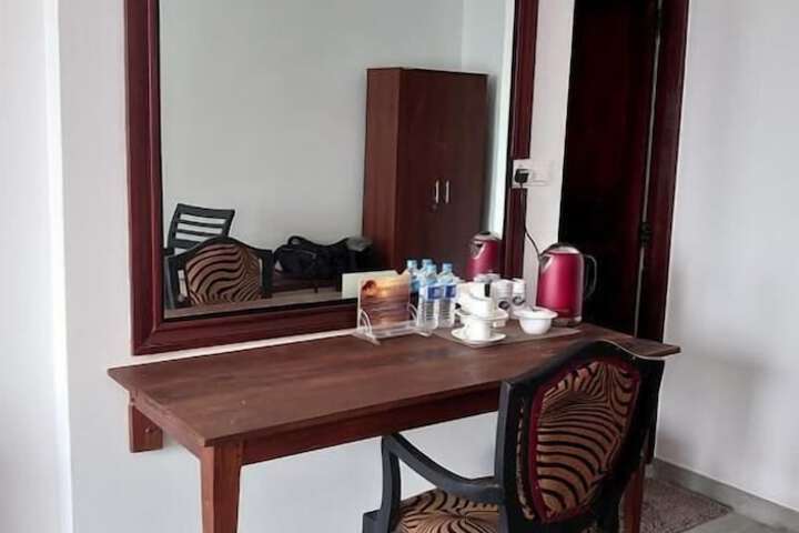 Room 10 of 23