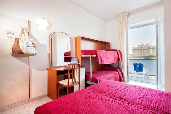 Room 5 of 51