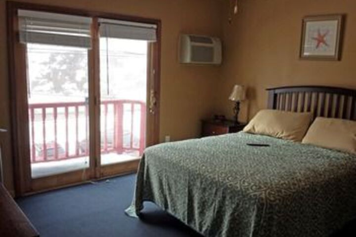Room 3 of 10