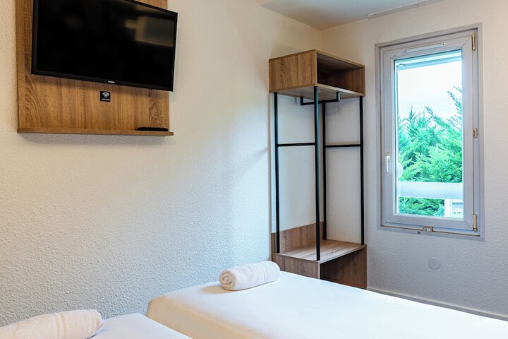 Room 11 of 21