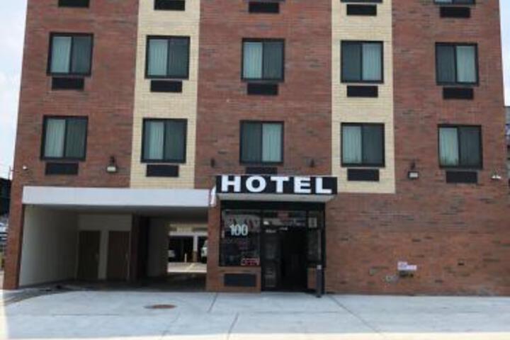 Hotel Sunborn in Brooklyn, NJ