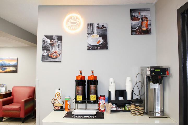 Breakfast/Coffee Service 28 of 31