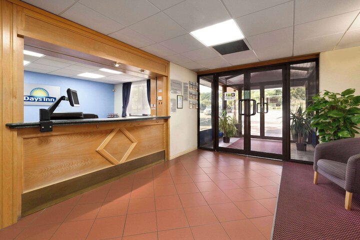 Entrance & Lobby
