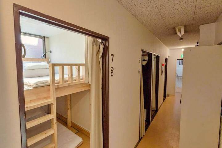 Room 5 of 35