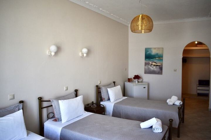 Room 50 of 90