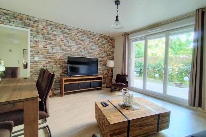 Chic apart with piano terrace and parking