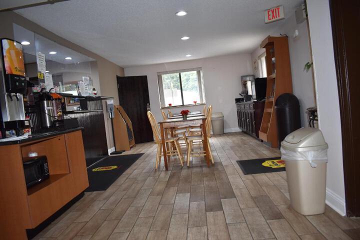Photo 9