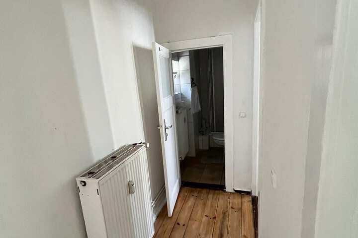 Room 7 of 15