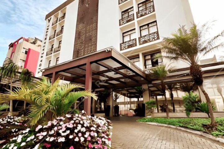 Photo of Vida Plaza Hotel