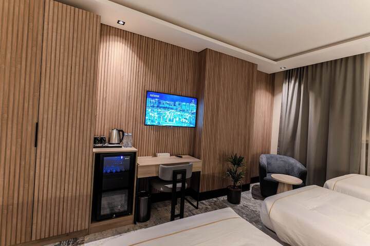 Room 34 of 86