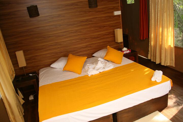 Room 1 of 6
