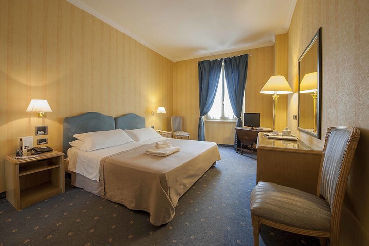 Room 4 of 26