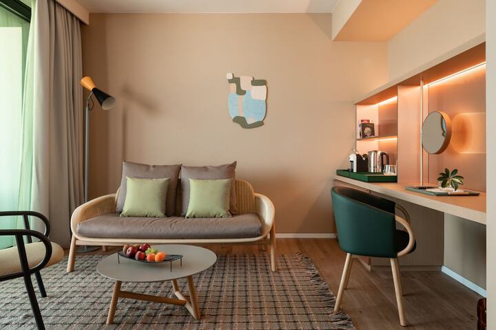 Room 13 of 72