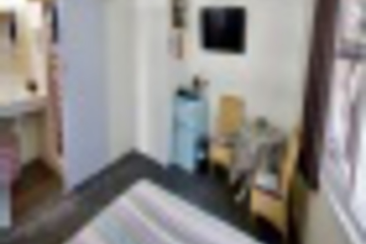 Room 146 of 228