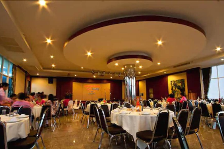 Dining Photos