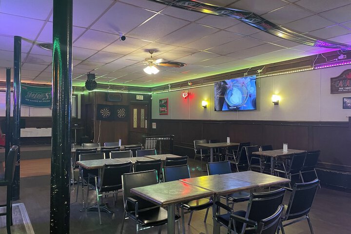 Lounge 16 of 24